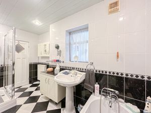 Photo 18- click for photo gallery